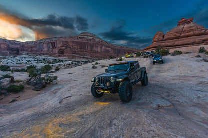 Oracle Jeep Wrangler JL/Gladiator JT Integrated Windshield LED Light Bar System - B2B Diesel & Gas Service