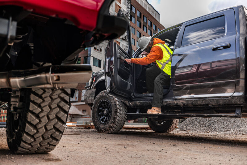 AMP Research 13-17 Dodge Ram PowerStep Vision - B2B Diesel & Gas Service