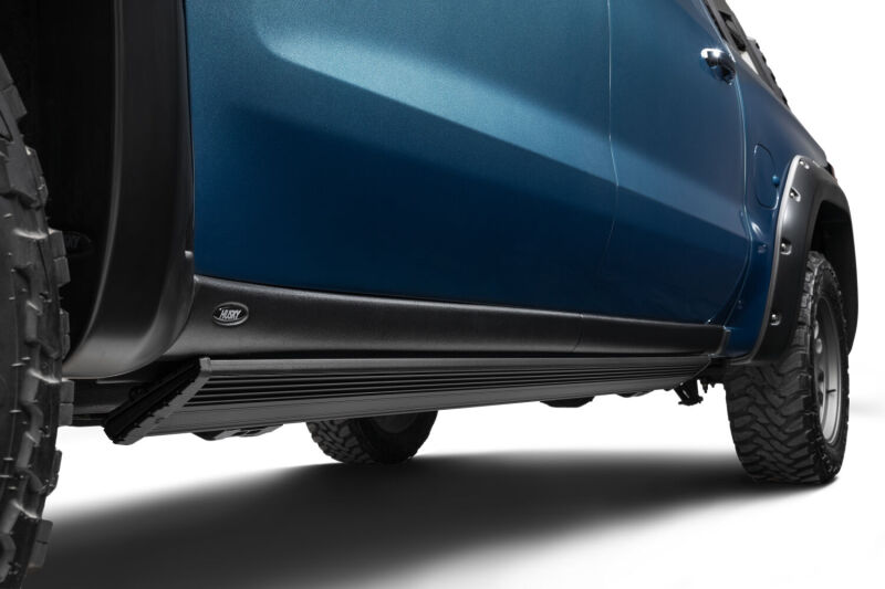 AMP Research 22-23 Chevy/GMC Silverado/Sierra 1500 & 2024 2500/3500HD Double/CC PowerStep Xtreme - B2B Diesel & Gas Service