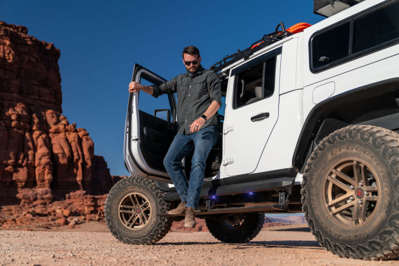 AMP Research 20-24 Jeep JT Gladiator (Launch/Overlnd/Rubicon/Sport/Sport S) PowerStep XL - Black - B2B Diesel & Gas Service