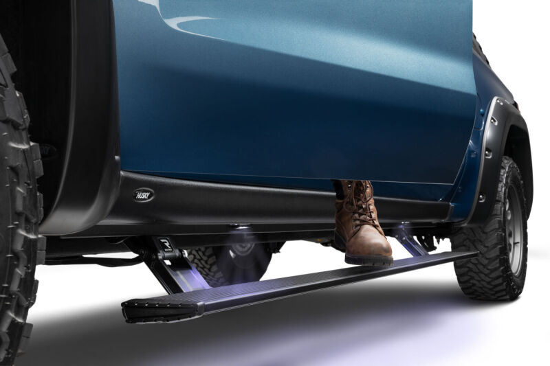AMP Research 22-23 Chevy/GMC Silverado/Sierra 1500 & 2024 2500/3500HD Double/CC PowerStep Xtreme - B2B Diesel & Gas Service